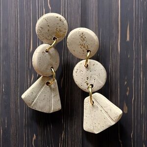 White Gold Seashell Textured Dangling Earrings